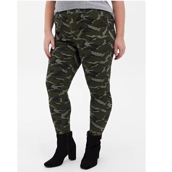 Torrid Size 20 Sky High Twill Skinny Pant - Camo Print - Picture 1 of 5